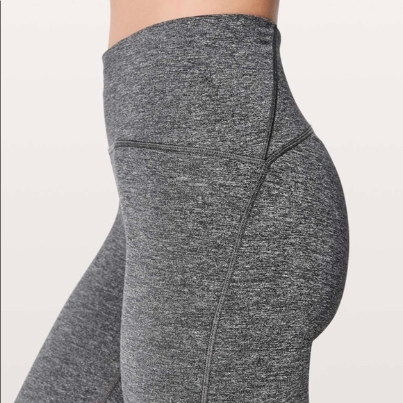 Sz4 NWOT Condition Lululemon Train Times 7/8 25” crops in Heathered Black - Picture 4 of 10